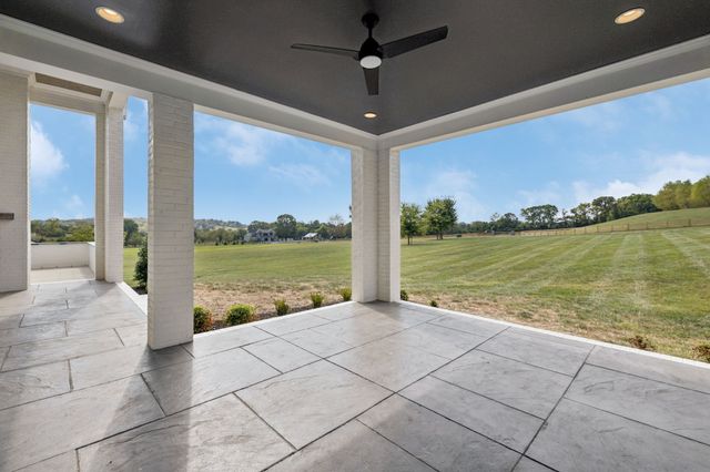 2245 Skinner Rd, Arrington, TN 37014
