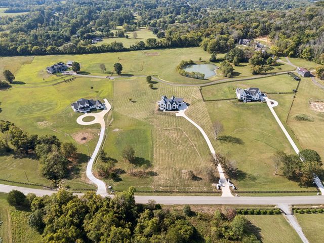 2245 Skinner Rd, Arrington, TN 37014