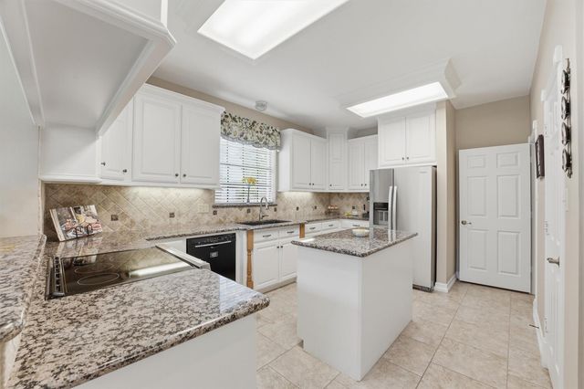 2 Wellington Lane A, Conroe, TX 77304