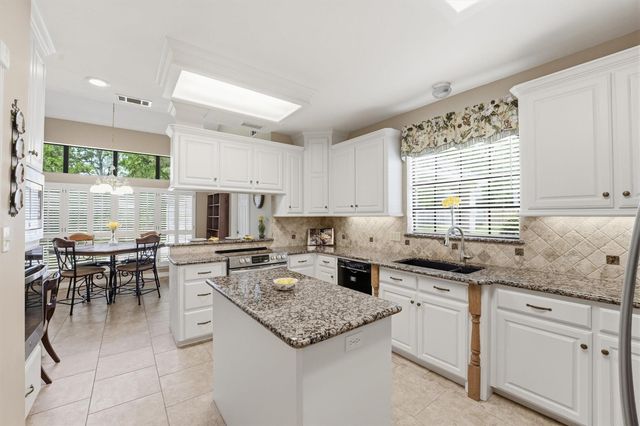 2 Wellington Lane A, Conroe, TX 77304