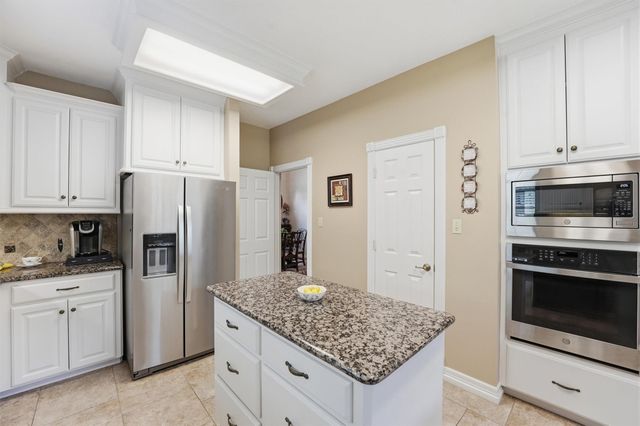 2 Wellington Lane A, Conroe, TX 77304