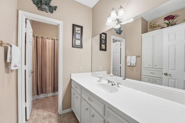 2 Wellington Lane A, Conroe, TX 77304