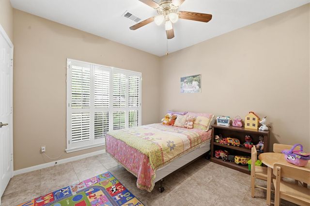 2 Wellington Lane A, Conroe, TX 77304