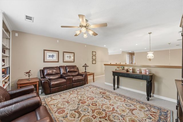 2 Wellington Lane A, Conroe, TX 77304