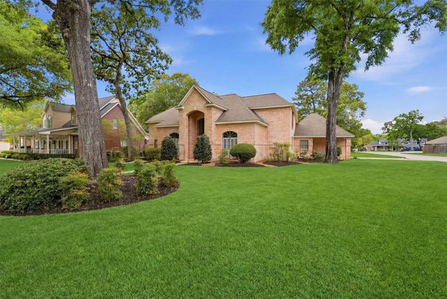 2 Wellington Lane A, Conroe, TX 77304