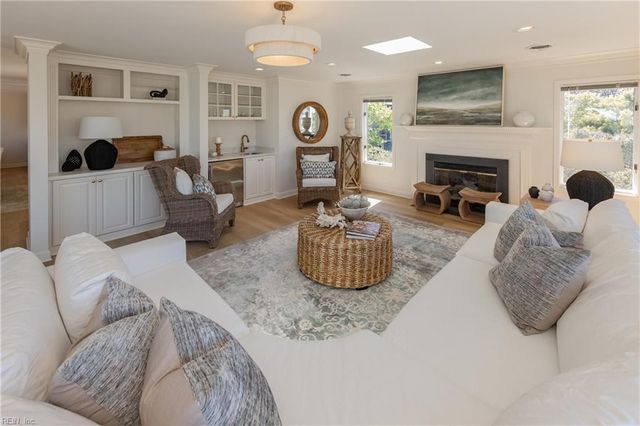 5207 Ocean Front AVE, Virginia Beach, VA 23451
