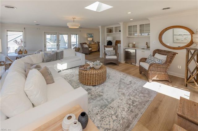 5207 Ocean Front AVE, Virginia Beach, VA 23451