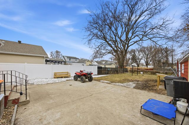 215 14th Street N, Moorhead, MN 56560