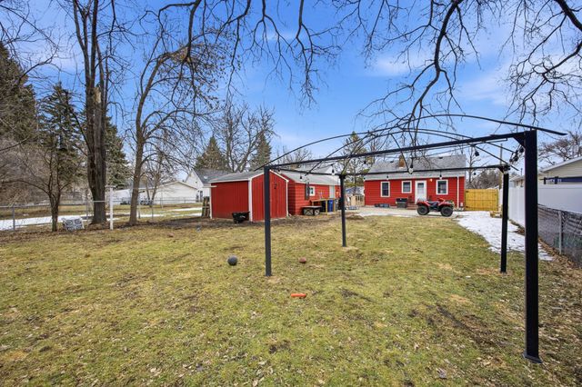 215 14th Street N, Moorhead, MN 56560