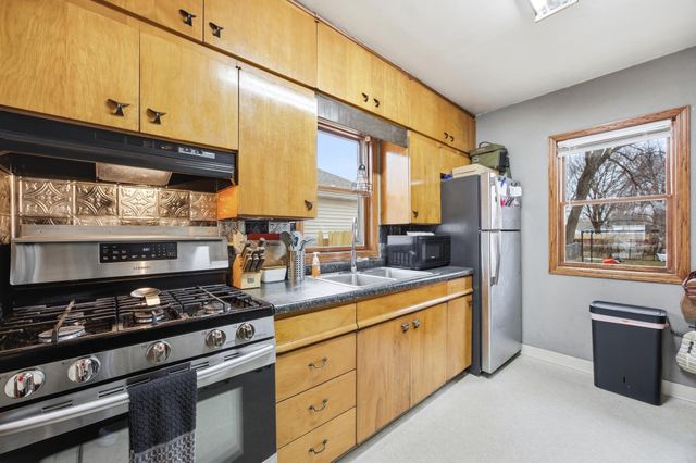 215 14th Street N, Moorhead, MN 56560