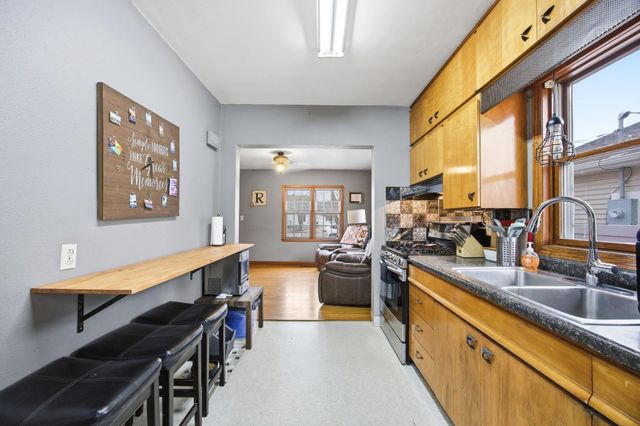 215 14th Street N, Moorhead, MN 56560