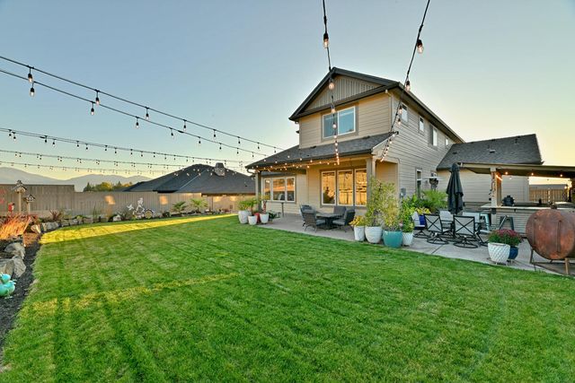 561 Autumn Hills Drive, Medford, OR 97504