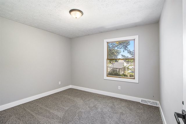 6427 Eagle Ridge Drive, Kalamazoo, MI 49004