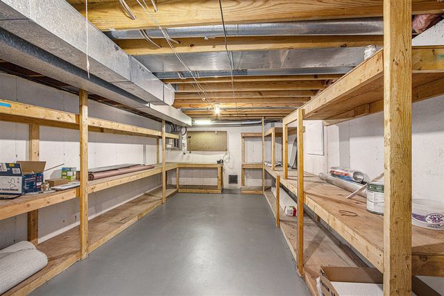 6427 Eagle Ridge Drive, Kalamazoo, MI 49004