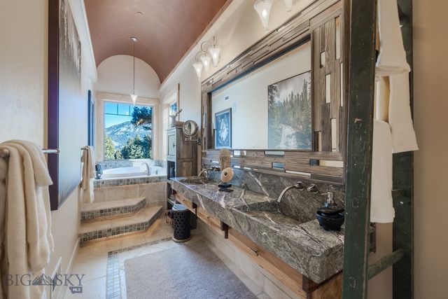 81 Steamboat Trail, Gallatin Gateway, MT 59730