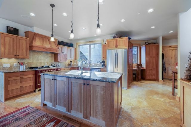 81 Steamboat Trail, Gallatin Gateway, MT 59730