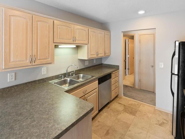 7245 Woodstock Curve, Bloomington, MN 55438