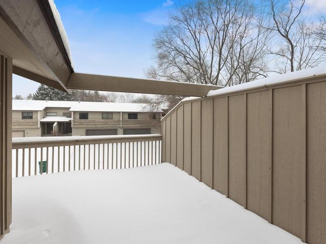 7245 Woodstock Curve, Bloomington, MN 55438