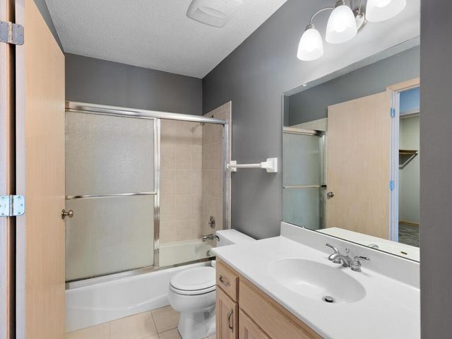 7245 Woodstock Curve, Bloomington, MN 55438