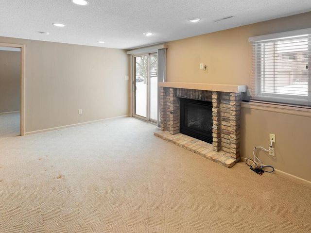 7245 Woodstock Curve, Bloomington, MN 55438