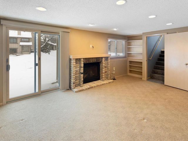 7245 Woodstock Curve, Bloomington, MN 55438