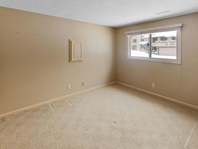 7245 Woodstock Curve, Bloomington, MN 55438