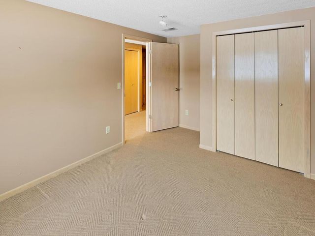 7245 Woodstock Curve, Bloomington, MN 55438