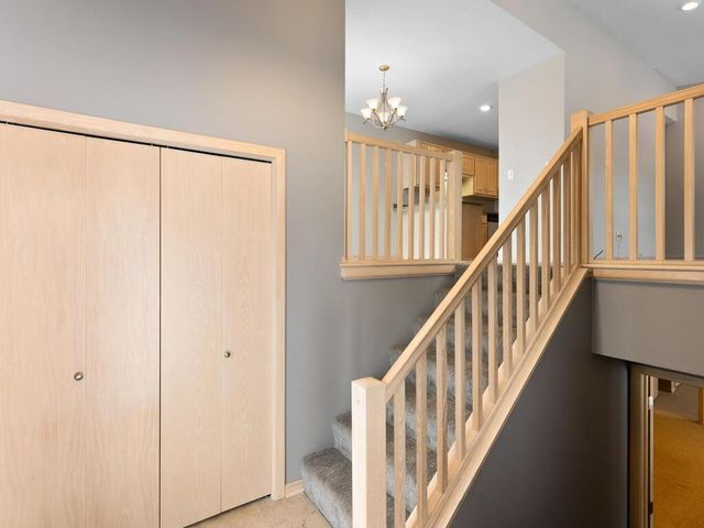 7245 Woodstock Curve, Bloomington, MN 55438