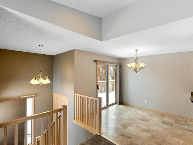 7245 Woodstock Curve, Bloomington, MN 55438