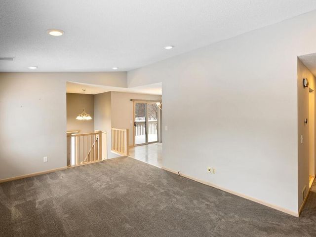 7245 Woodstock Curve, Bloomington, MN 55438