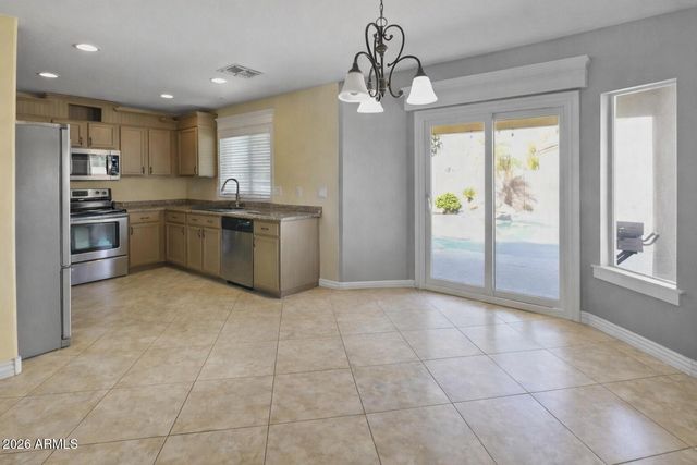 720 S SABRINA Street, Mesa, AZ 85208