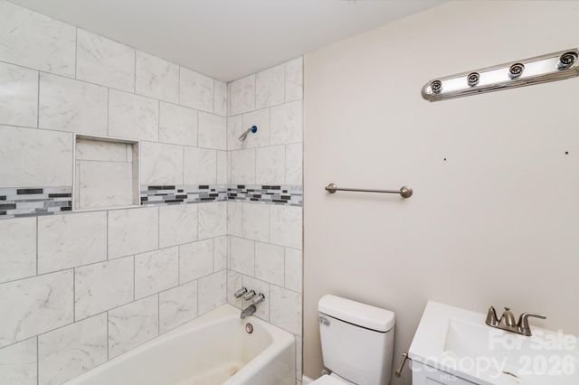 8337 Reedy Creek Road, Charlotte, NC 28215