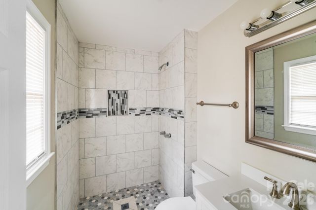 8337 Reedy Creek Road, Charlotte, NC 28215