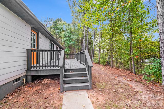 8337 Reedy Creek Road, Charlotte, NC 28215