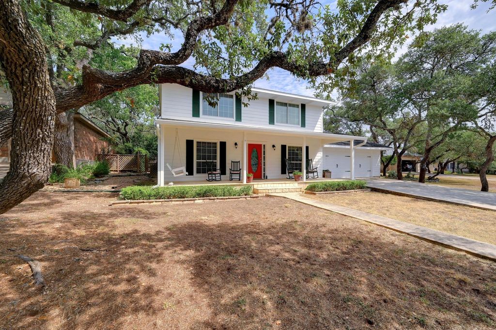 7 Pebblebrook LN, Wimberley, TX 78676
