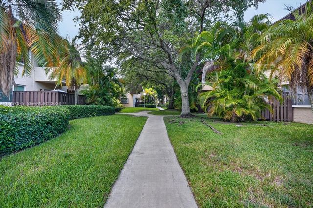 13707 SW 91st Ct Apt G, Miami, FL 33176