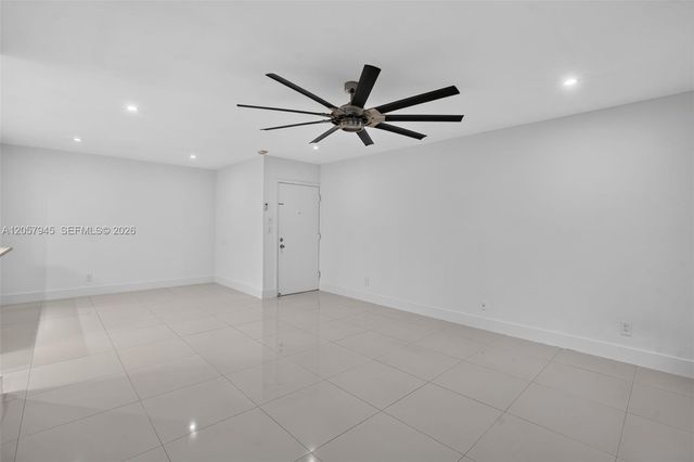 13707 SW 91st Ct Apt G, Miami, FL 33176