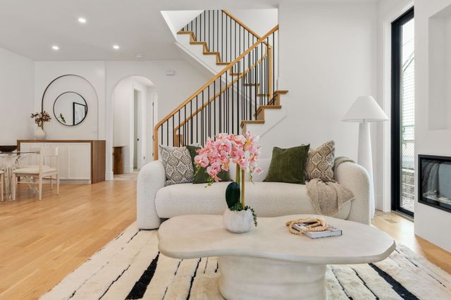 34 West St, Newton, MA 02458