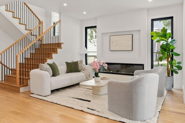 34 West St, Newton, MA 02458