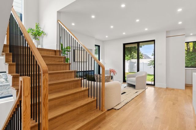 34 West St, Newton, MA 02458