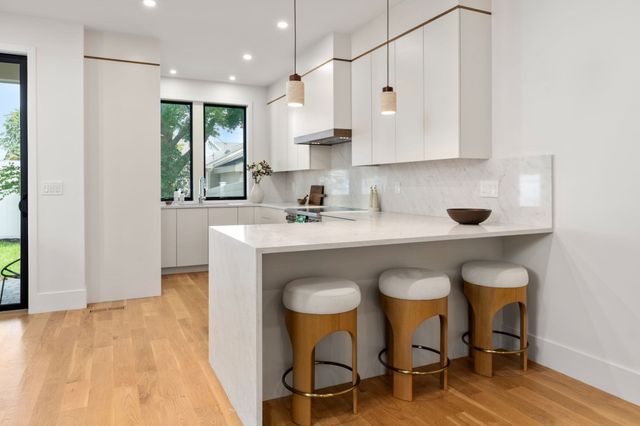 34 West St, Newton, MA 02458