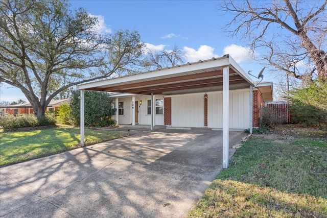 106 S Barbara Street, Lacy Lakeview, TX 76705