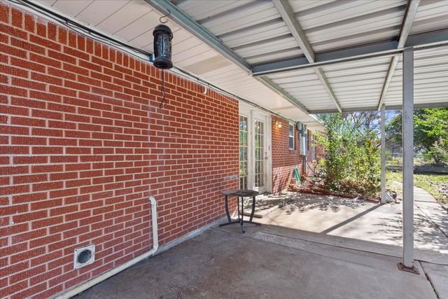 106 S Barbara Street, Lacy Lakeview, TX 76705