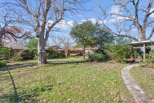 106 S Barbara Street, Lacy Lakeview, TX 76705