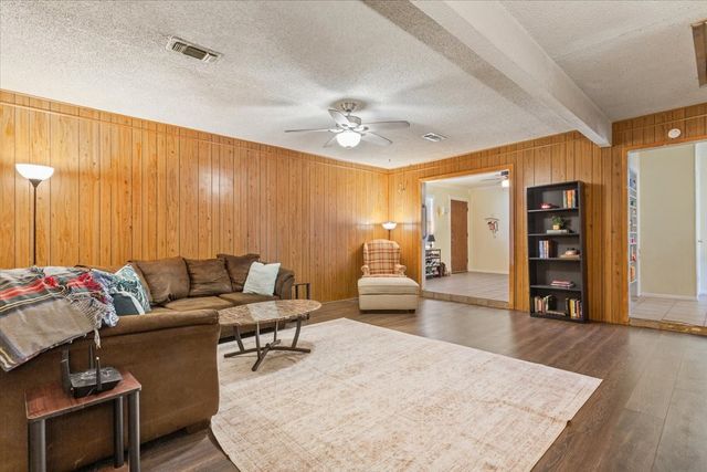 106 S Barbara Street, Lacy Lakeview, TX 76705