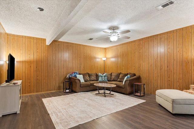 106 S Barbara Street, Lacy Lakeview, TX 76705