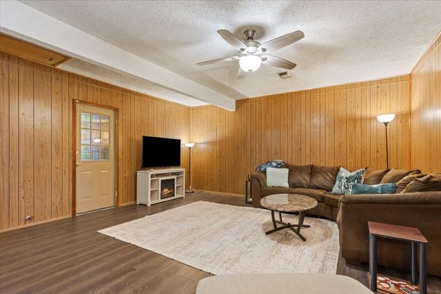 106 S Barbara Street, Lacy Lakeview, TX 76705