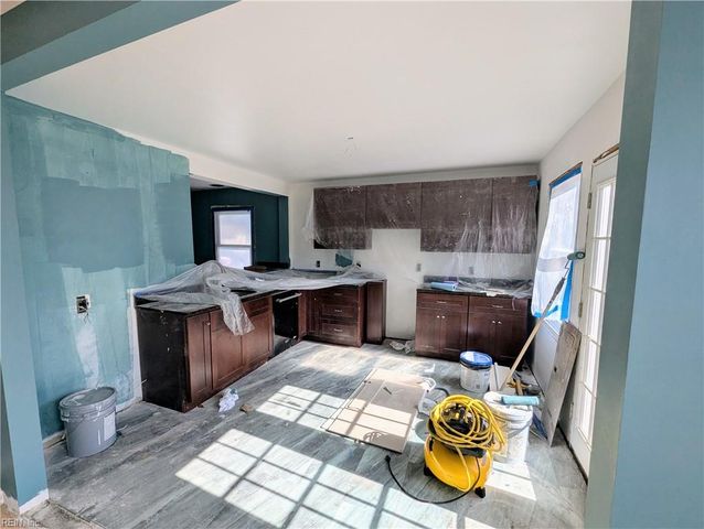 2411 Youngman RD, Chesapeake, VA 23323