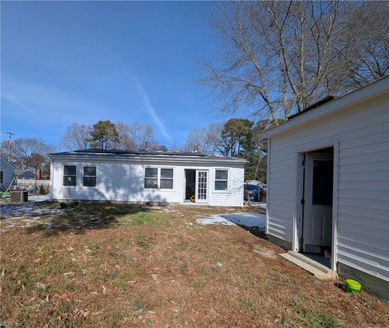 2411 Youngman RD, Chesapeake, VA 23323