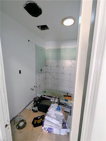 2411 Youngman RD, Chesapeake, VA 23323